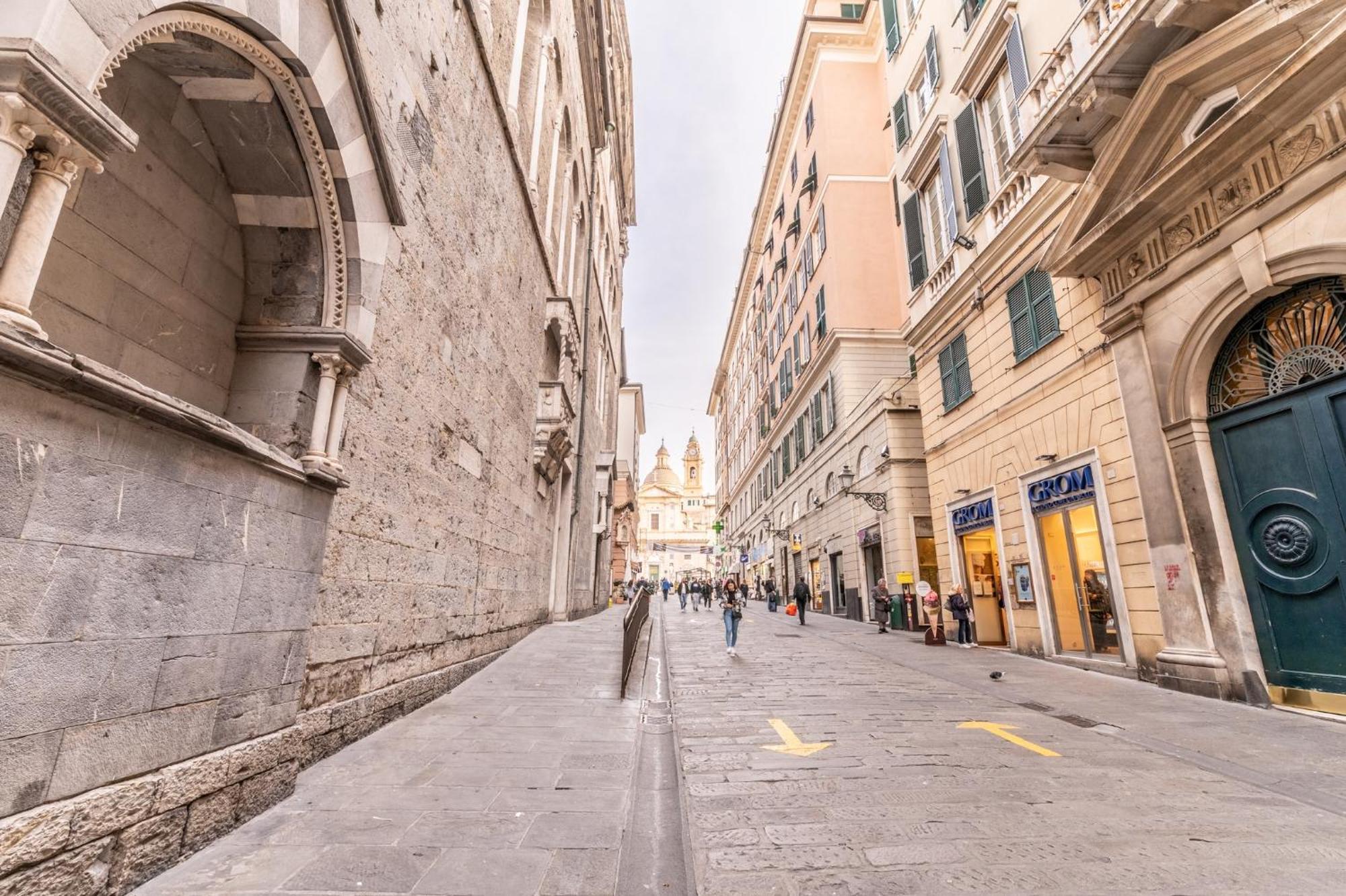 Centro Colonna-cattedrale Di San Lorenzo Genova